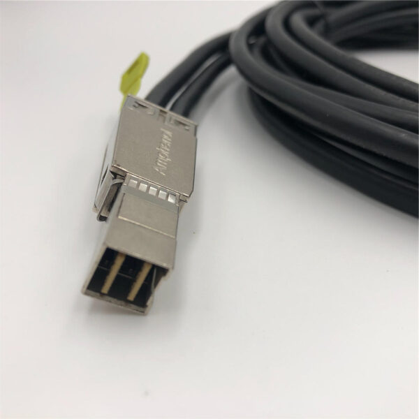 Amphenol 3m mini SAS HD Cable 04050697 - Image 2