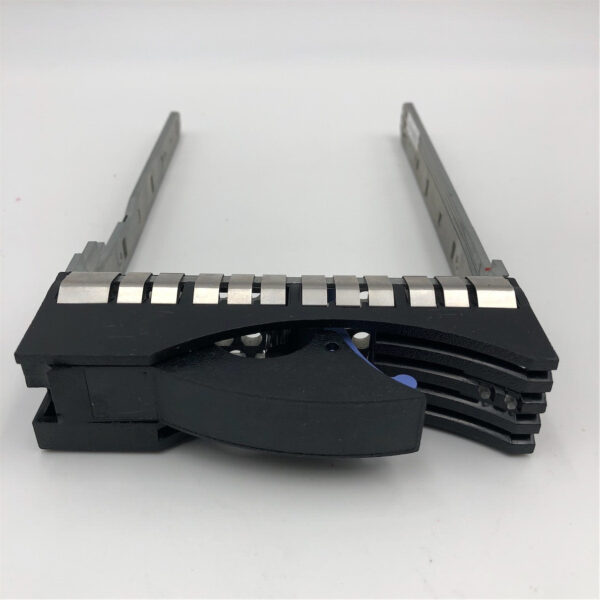 IBM TRAY 3.5 INCHS SAS / SATA NO screws NO label on tray 42R4127