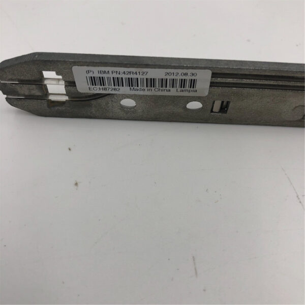 IBM TRAY 3.5 INCHS SAS / SATA NO screws NO label on tray 42R4127 - Image 3