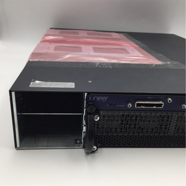 Juniper 40-port GbE/10GbE SFP/SFP+ without Power Supply EX4500-40F-VC1-FB