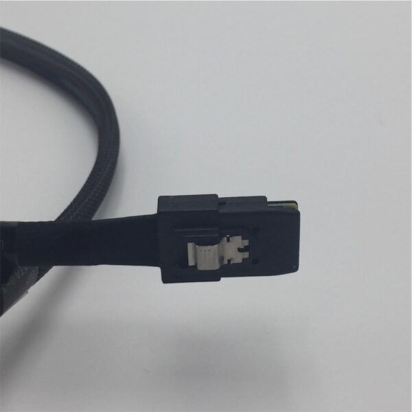 Lenovo MINI SAS 25 INCH - SFF-8087 STRAIGHT TO RIGHT ANGLE 00FC241 - Image 3