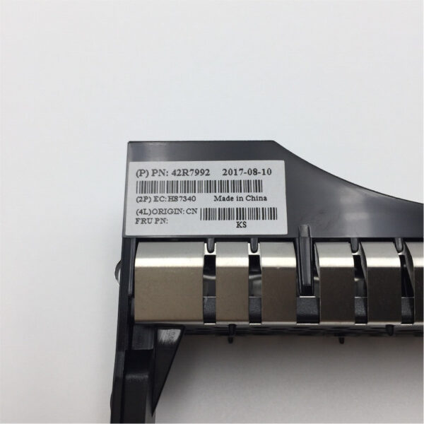 IBM 3.5 inch Hard Drive Filler V3700 42R7992 - Imagen 3