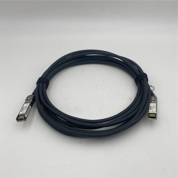 Cisco 10GBASE-CU SFP+ Cable 5 Meter, passive SFP-H10GB-CU5M - Image 2
