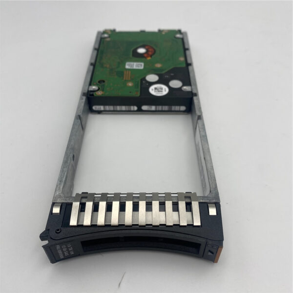 Lenovo 1.8TB 10K 12Gbps SAS 2.5" HDD 00RX908 - Image 2