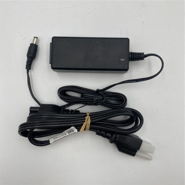 APD 30W 12V 2.5A AC/DC ADAPTER 770375-31L - Imagen 2