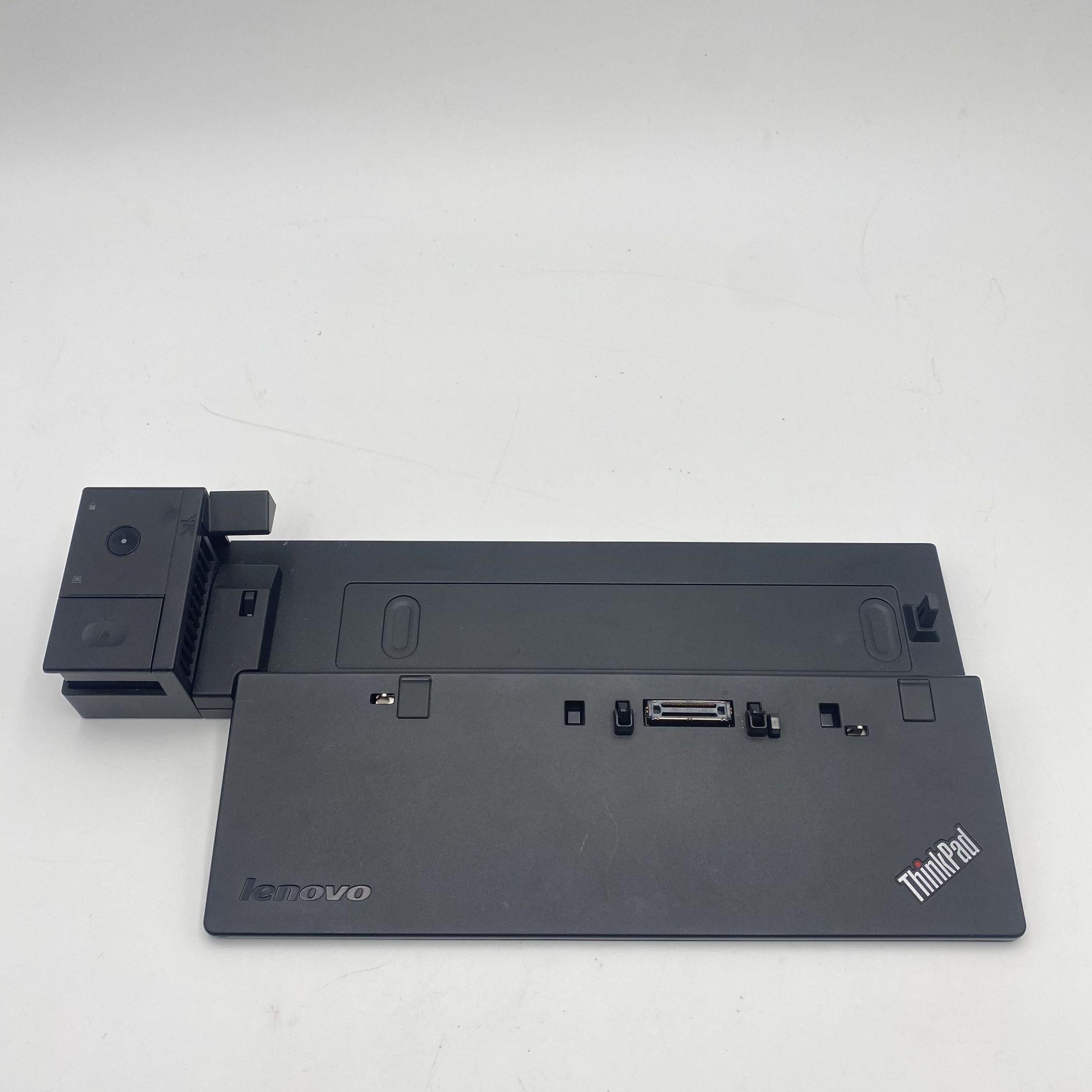 Lenovo ThinkPad Ultra Docking Station Port USB 3 *No Key/Unlocked* 00HM917