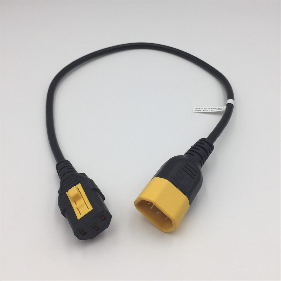 Iron Box V-Lock C14 to C13 Power Cord 10A 250V 18/3 SVT 2ft IBX-3002-04 - Imagen 6