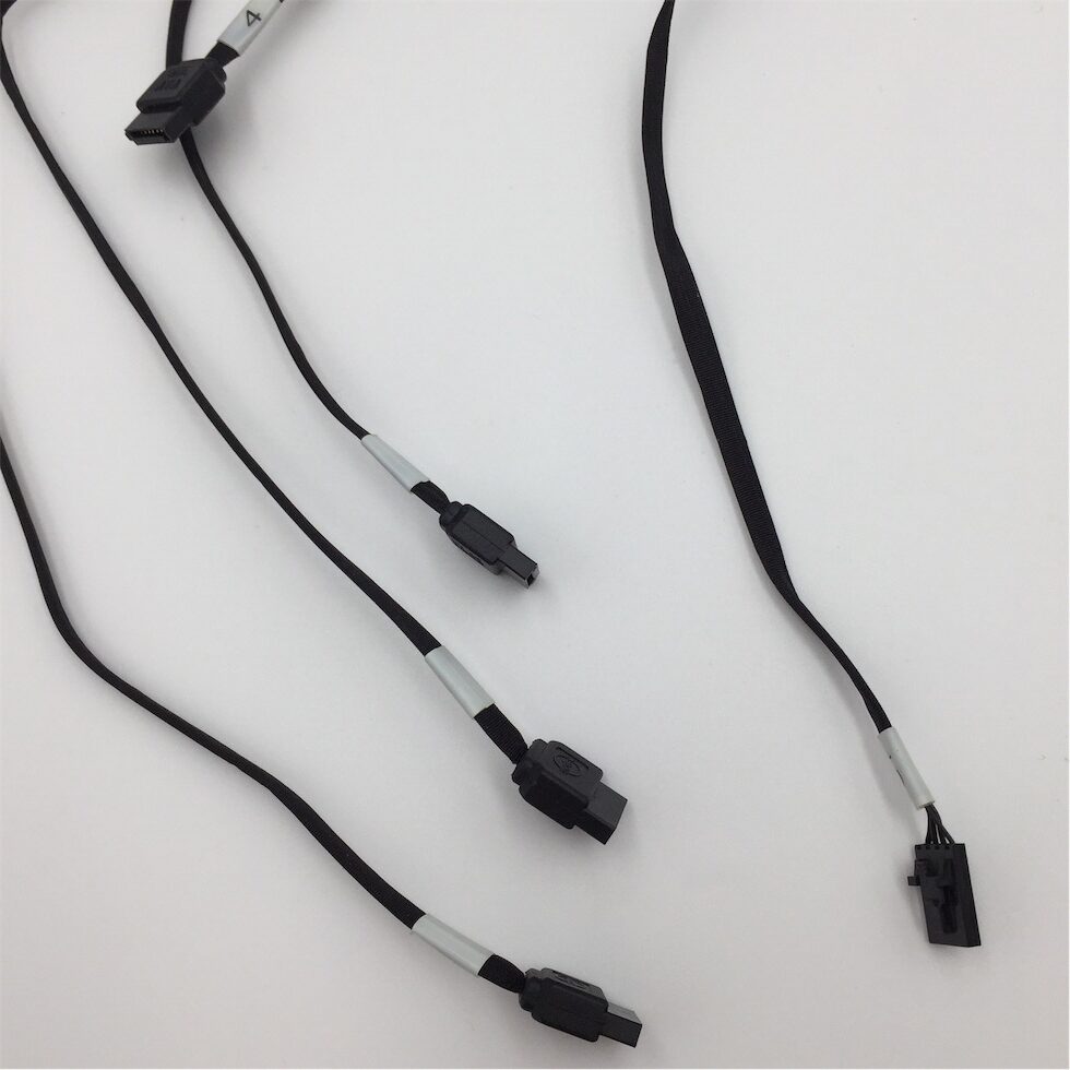 CISCO UCS C220 SAS PORT 1 CABLE 4112 1110961055 - Image 6