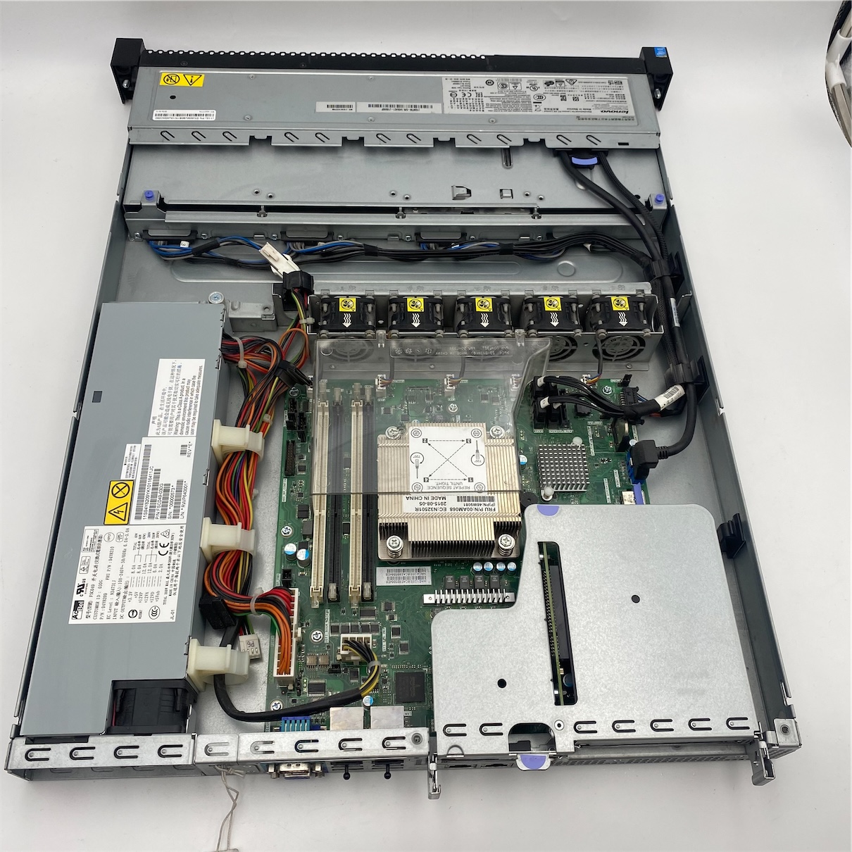 LENOVO SYSTEM X3250 M5 CTO - Imagen 2