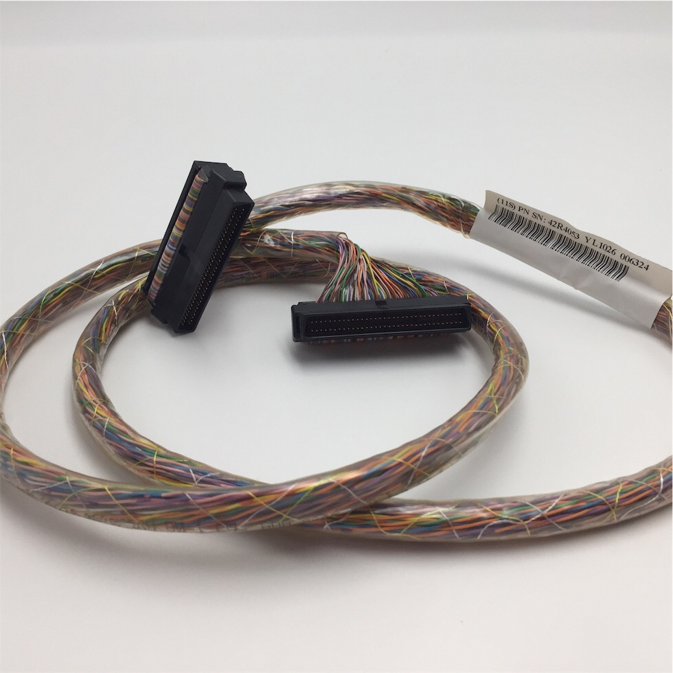 IBM Auxiliary Cache to SCSI Adapter Cable