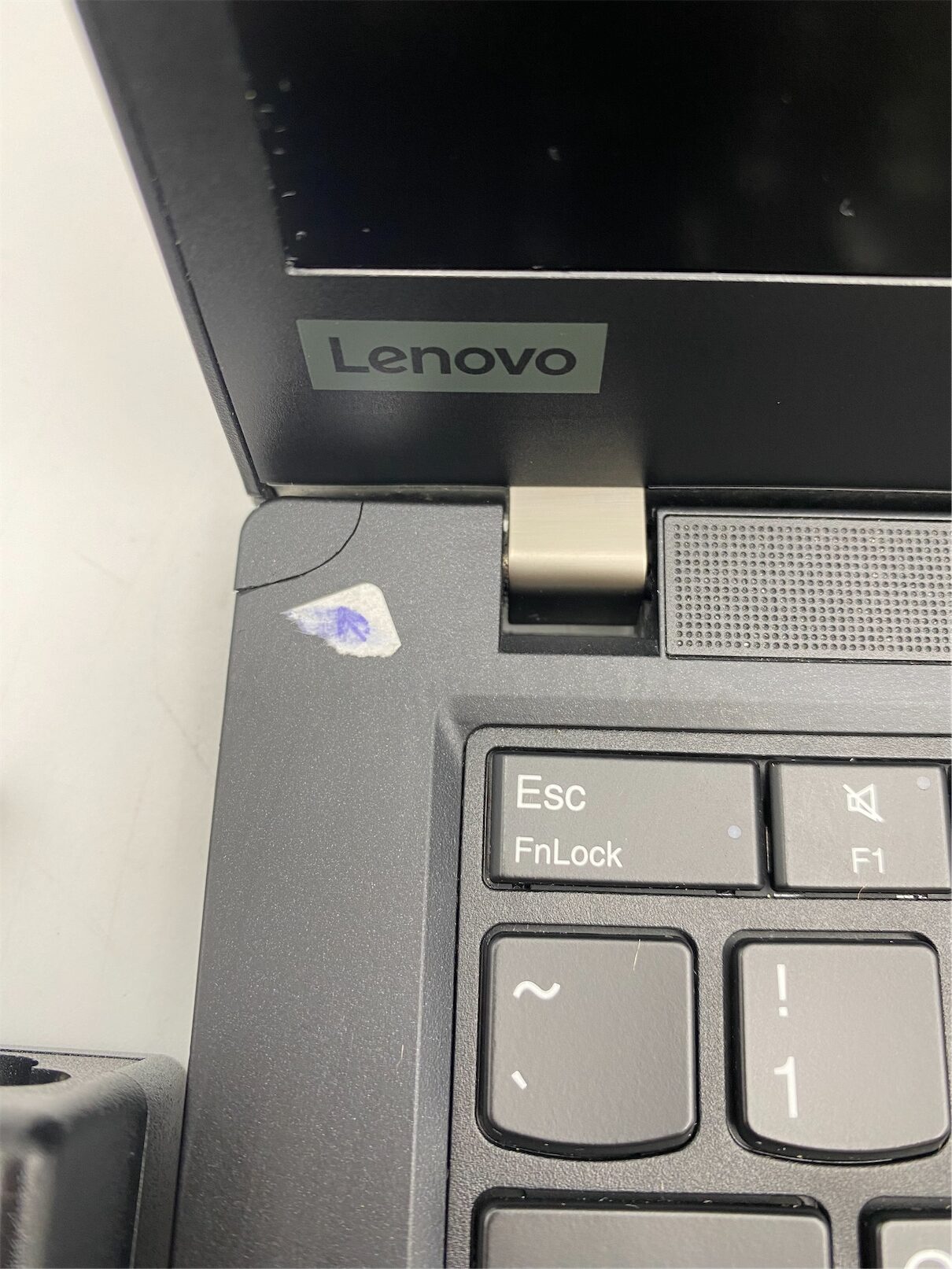 Lenovo ThinkPad T14 AMD Ryzen 5 4650U 8GB RAM 256GB SSD - Image 2
