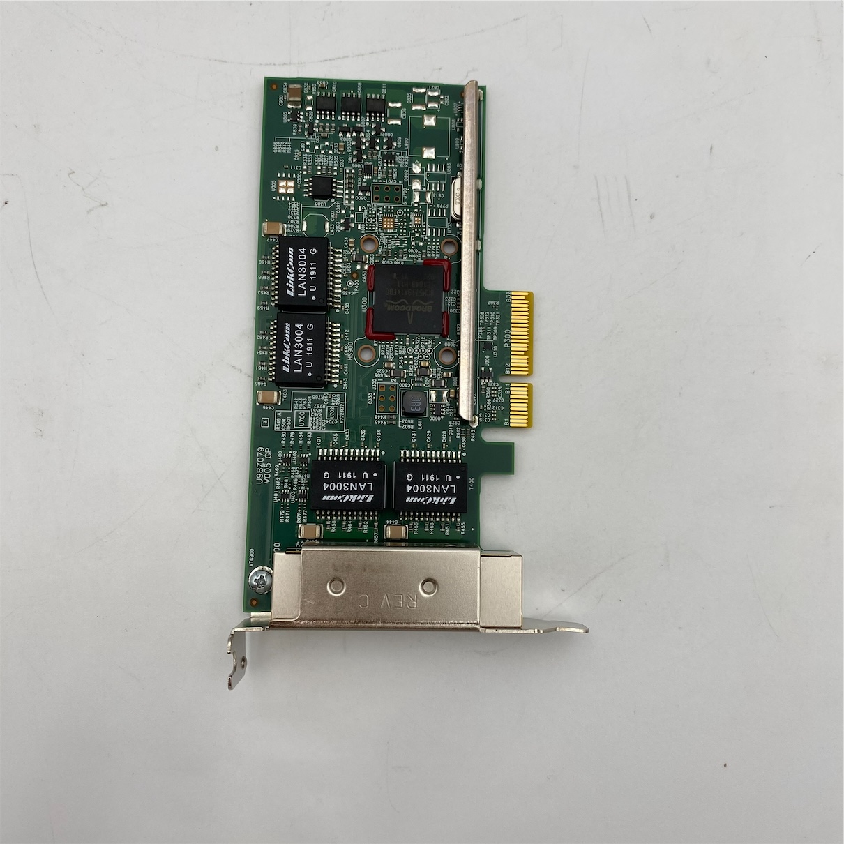 Lenovo Broadcom 5719 1GbE RJ45 4-Port PCIe Ethernet Adapter - Image 4