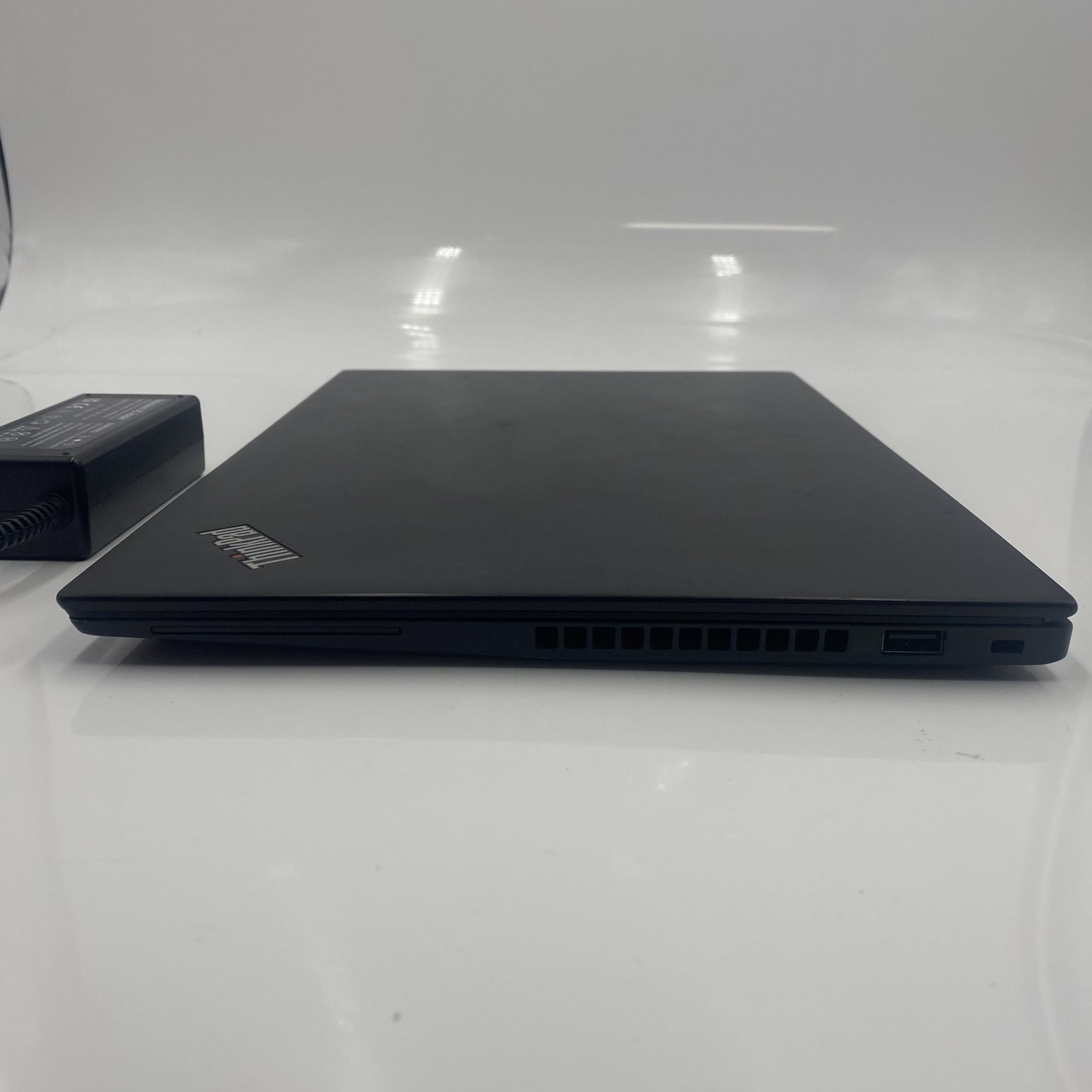 Lenovo ThinkPad T14s AMD Ryzen 5 4650U 8GB RAM 256GB SSD Batt: 83% - Image 4