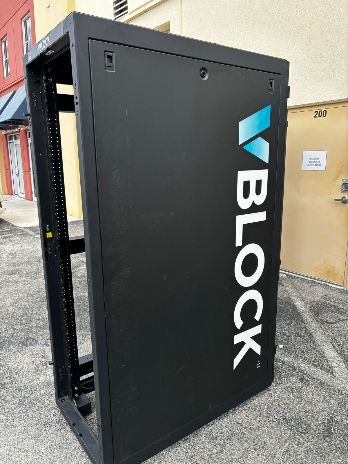 Panduit 42U Server Rack Cabinet Enclosure 700mmx42RUx1200mm "door hinge missing" - Image 3