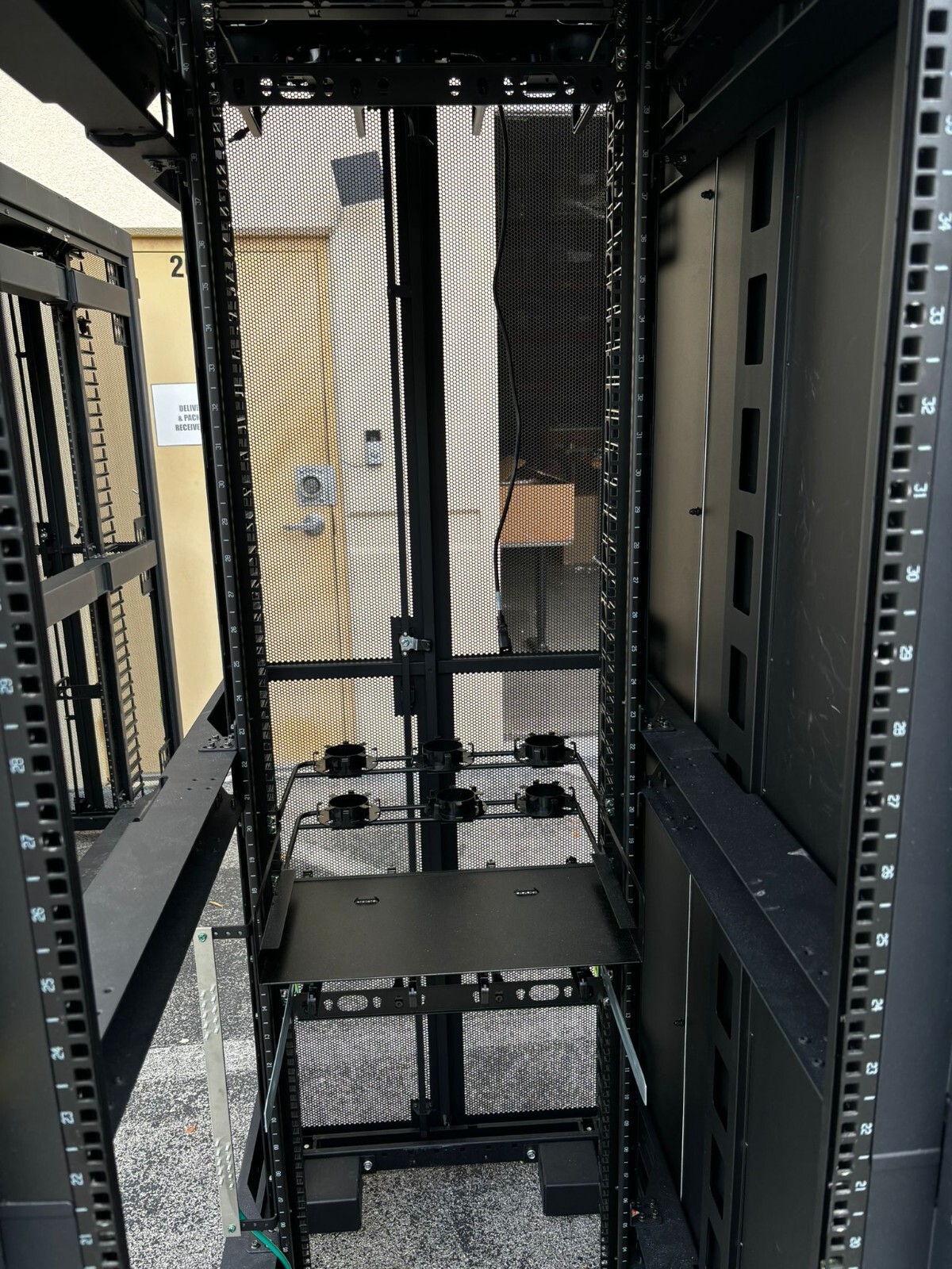 Panduit 42U Server Rack Cabinet Enclosure 700mmx42RUx1200mm "door hinge missing" - Image 5