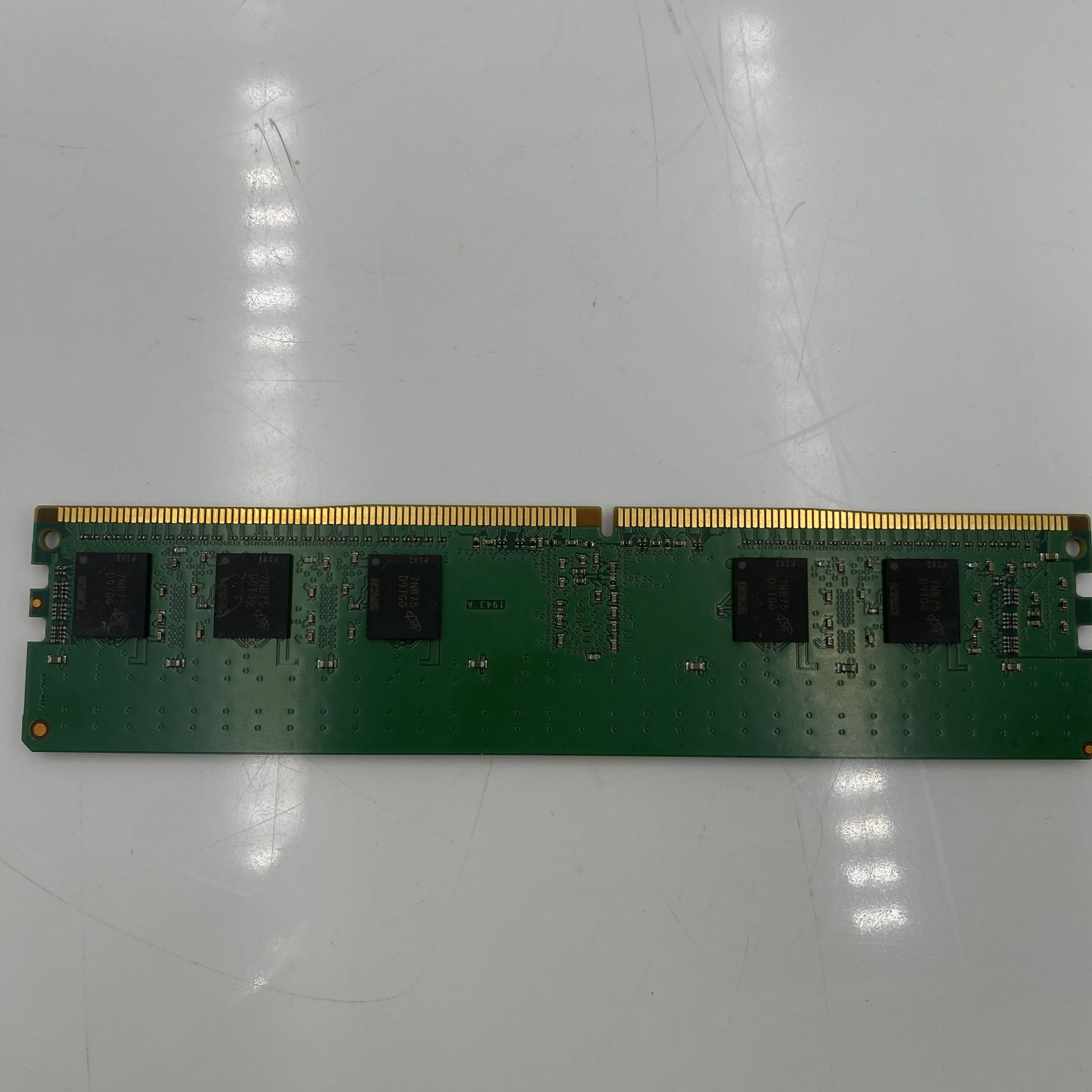 MICRON 4GB (1x4GB) 1RX8 PC4-19200T-R DDR4-2400MHZ RDIMM - Image 3