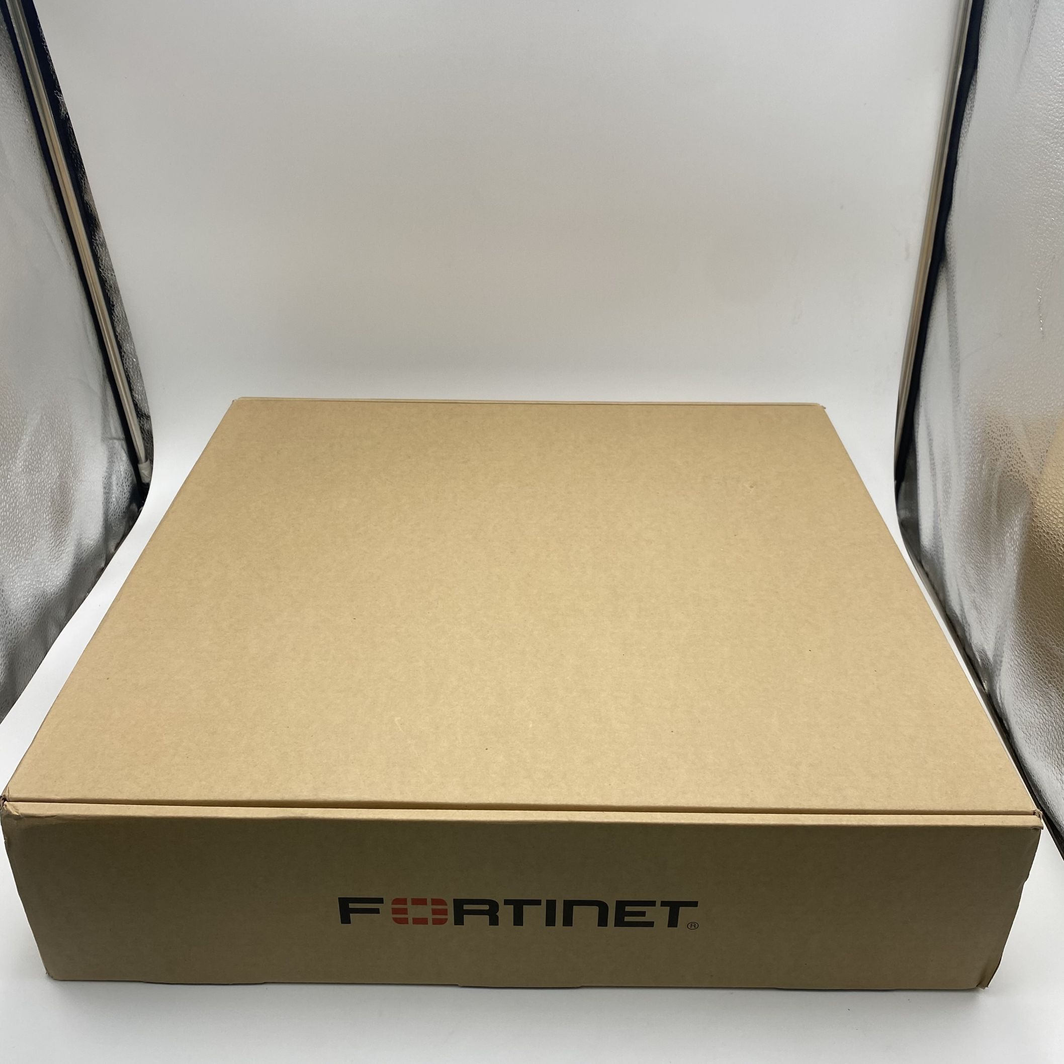 Fortinet FortiSwitch Ethernet Layer 2/3 PoE+ Network Switch FS-424E-FPOE