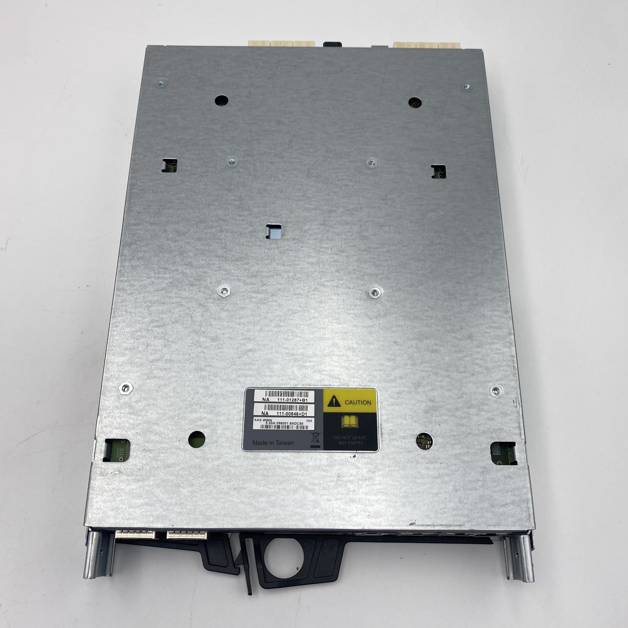 NETAPP FAS2240/FAS2220 CONTROLLER *1 Batt + 1 SSD + 2 Memories* 111-00846 - Image 3