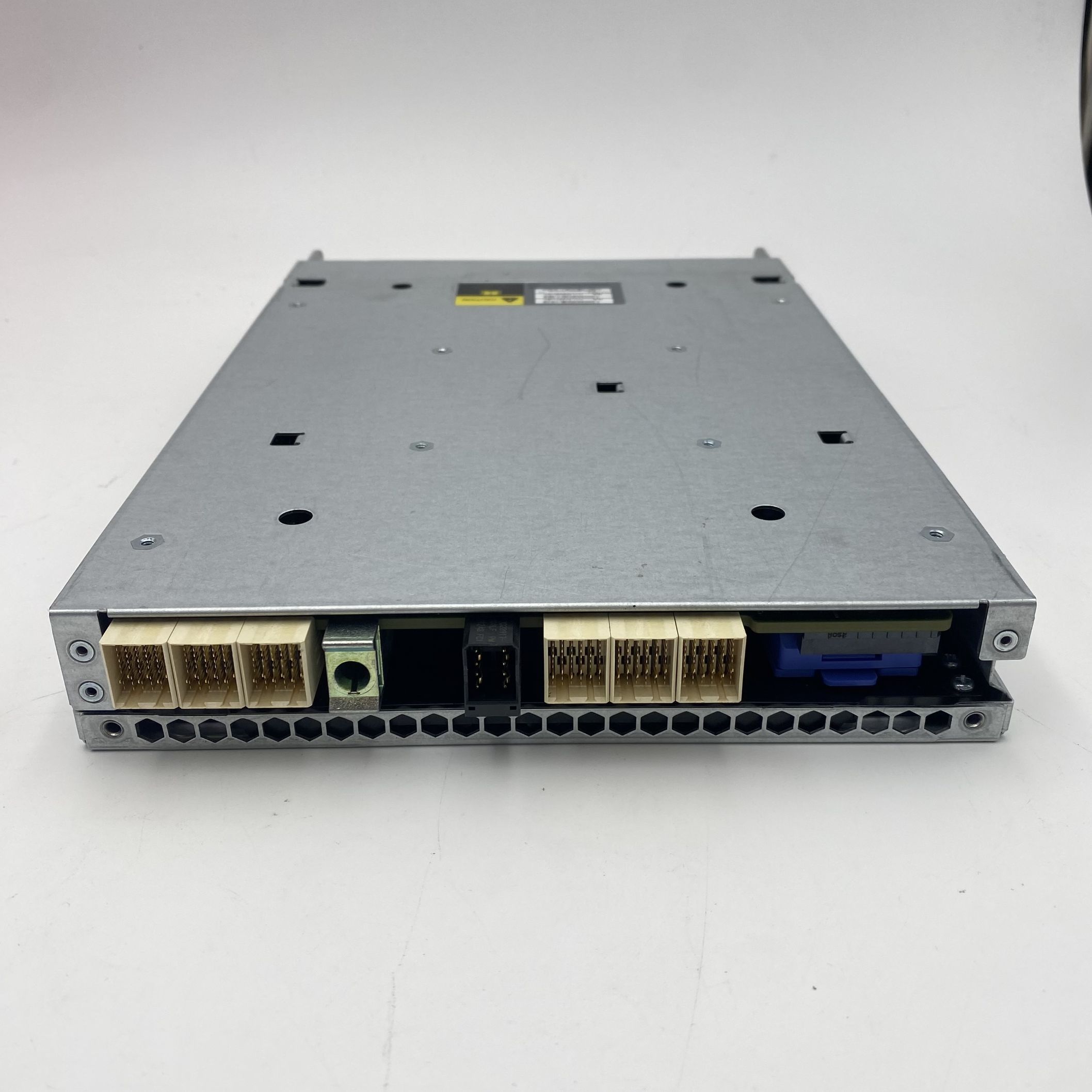 NETAPP FAS2240/FAS2220 CONTROLLER *1 Batt + 1 SSD + 2 Memories* 111-00846 - Image 2