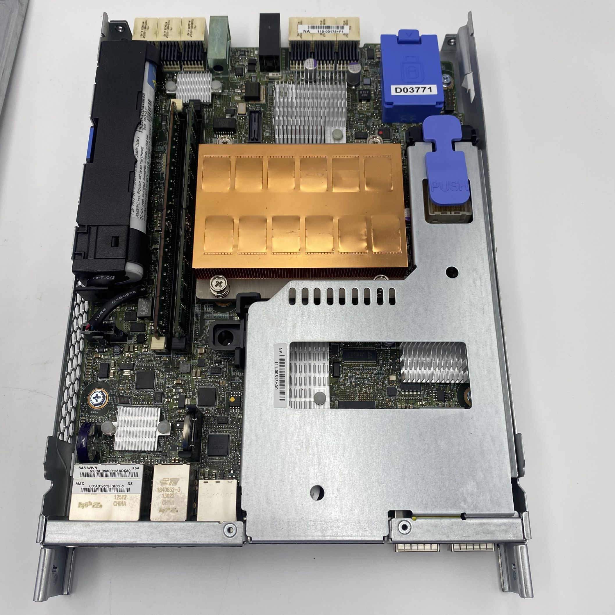 NETAPP FAS2240/FAS2220 CONTROLLER *1 Batt + 1 SSD + 2 Memories* 111-00846 - Image 4