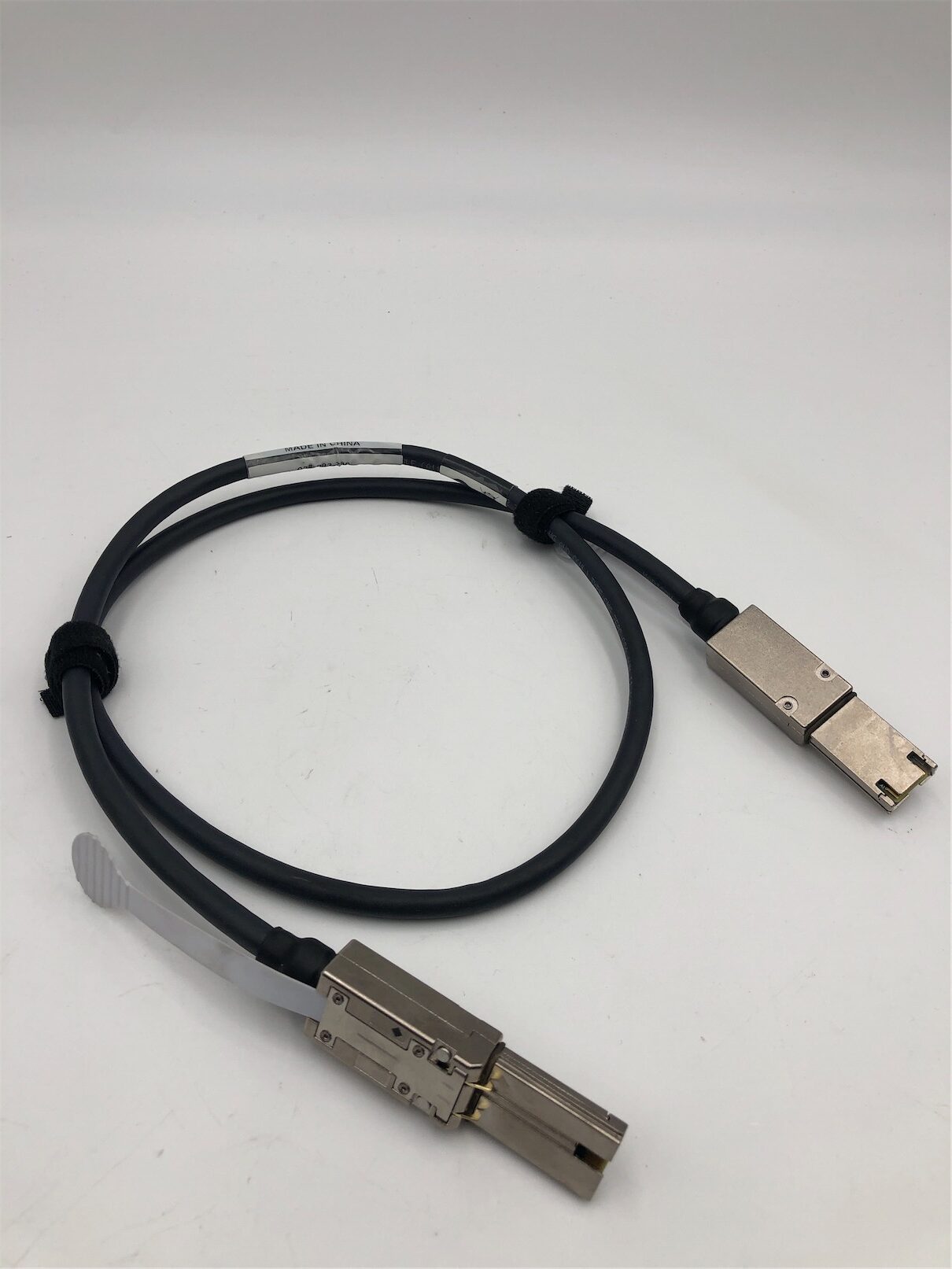EMC HD-mini-SAS connector on controller, SFF-8088 cable(1M) 038-003-786 - Imagen 5