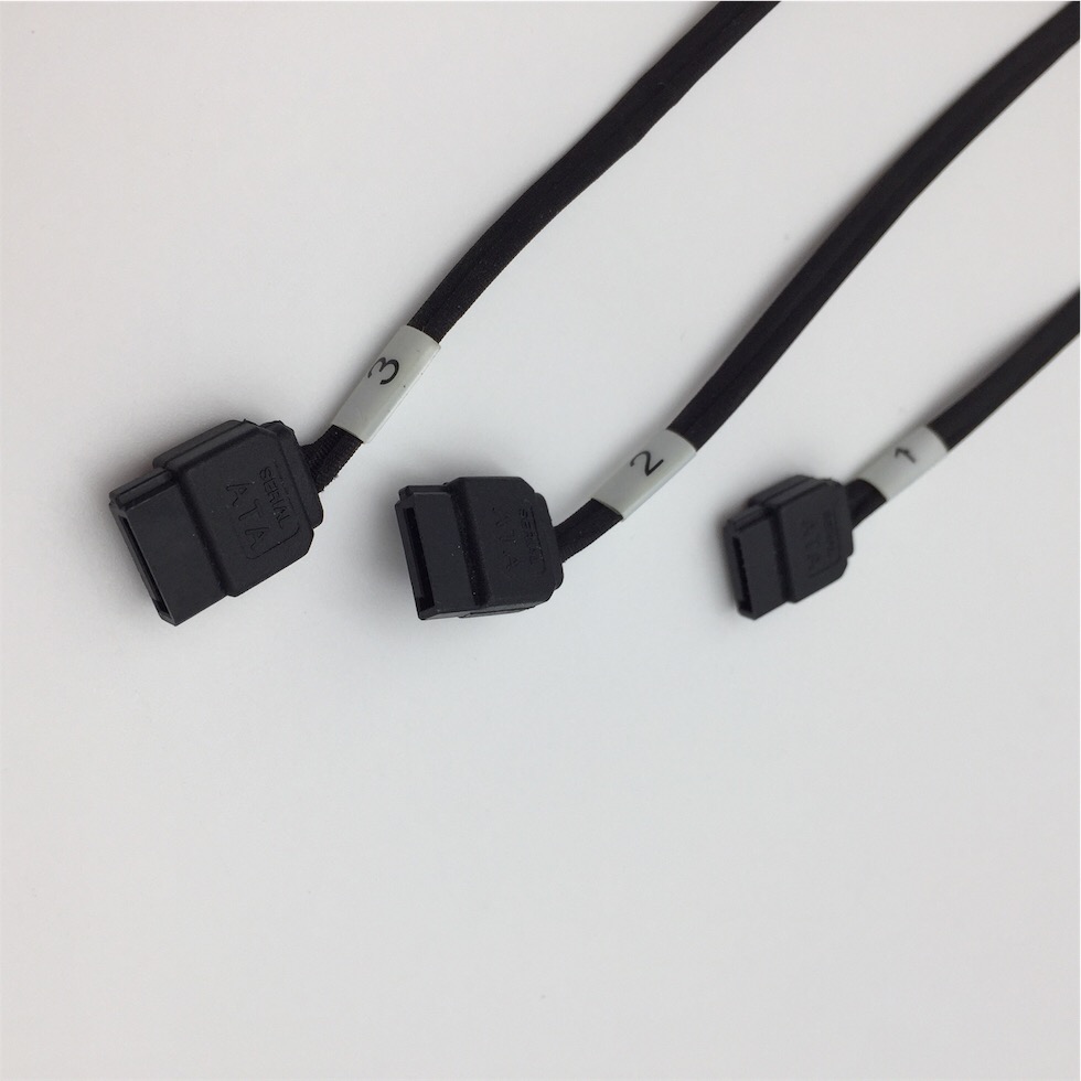 CISCO UCS C220 SAS PORT 1 CABLE 4112 1110961055 - Image 2