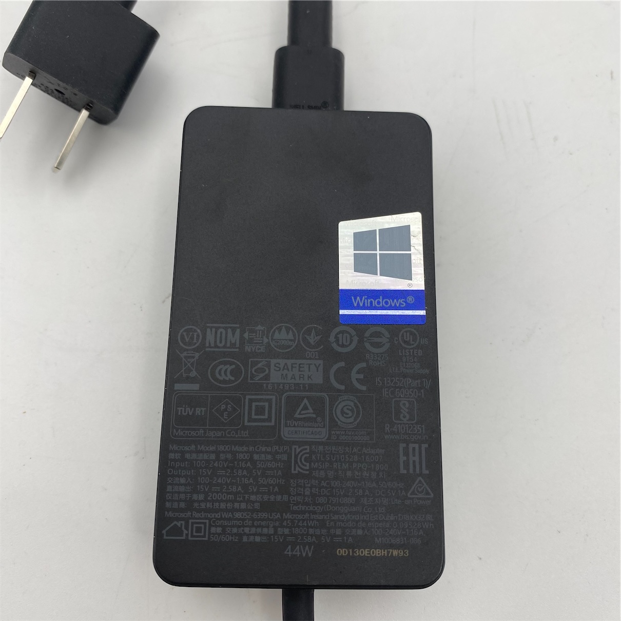 Microsoft Model 1800 Surface 44W 15V 2.58A