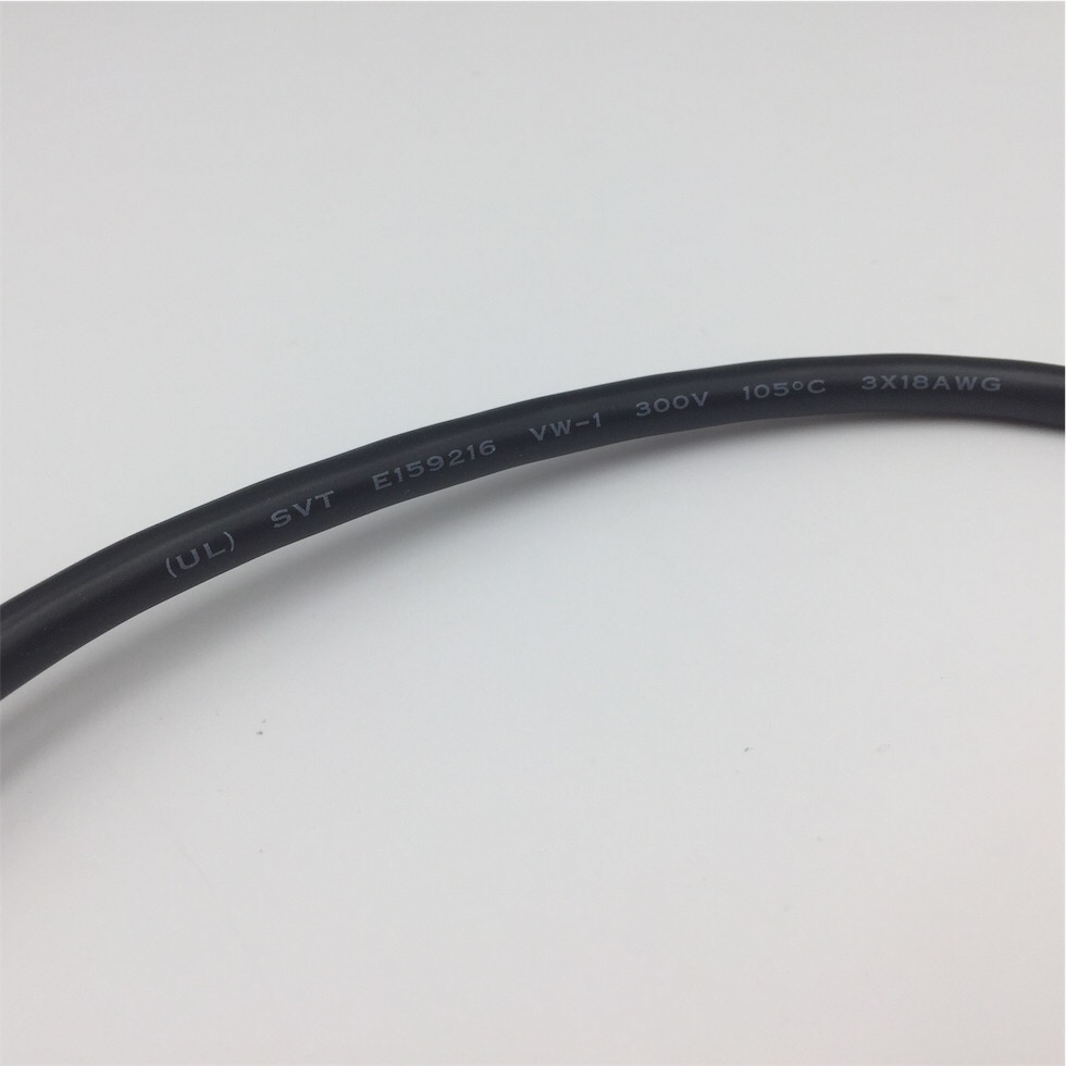 Iron Box V-Lock C14 to C13 Power Cord 10A 250V 18/3 SVT 2ft IBX-3002-04 - Imagen 4