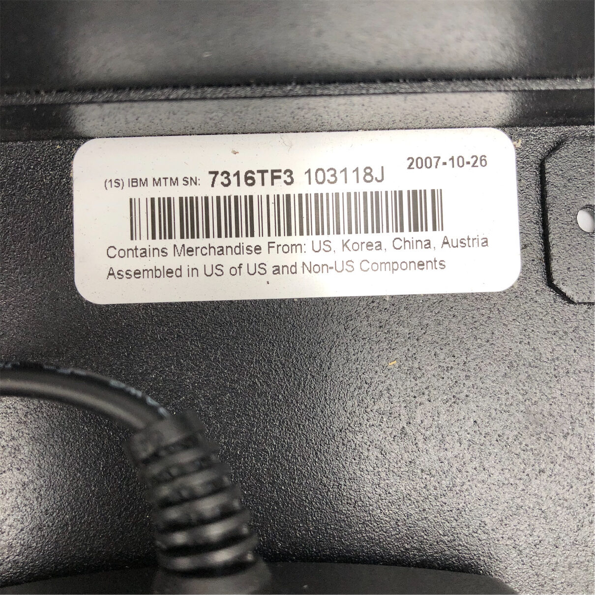 IBM 7316-TF3 Flat Panel Console Kit "No Rails" "Italian keyboard" 7316-TF3 - Image 7