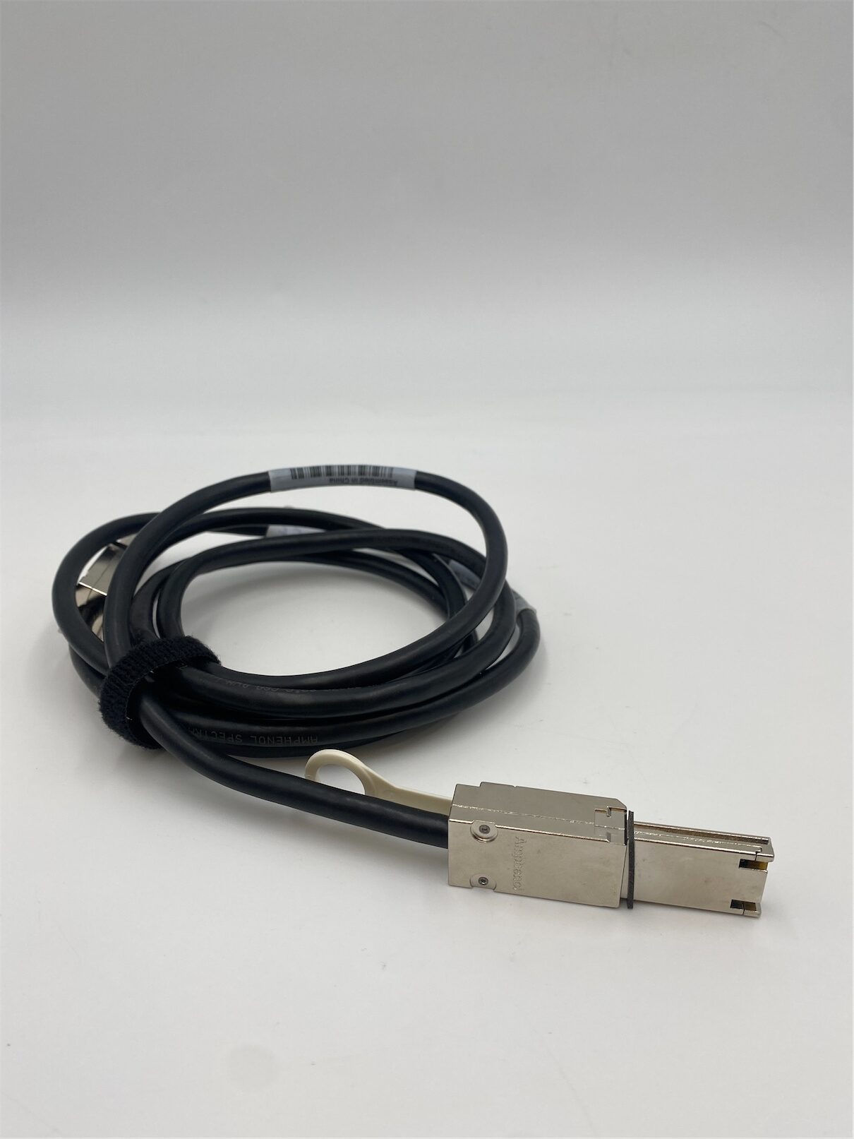 AMPHENOL Cable Mini SAS SFF-8088 to SFF-8088 2M 038-003-787 - Image 3