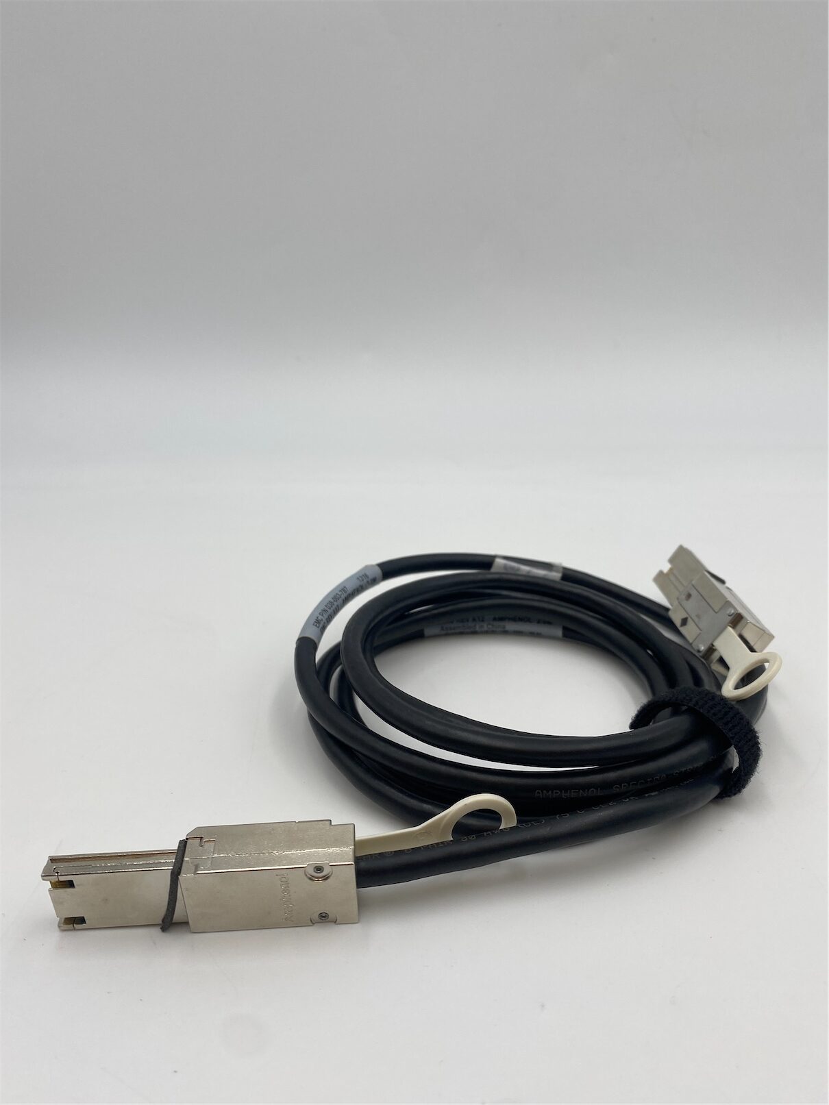 AMPHENOL Cable Mini SAS SFF-8088 to SFF-8088 2M 038-003-787 - Image 4