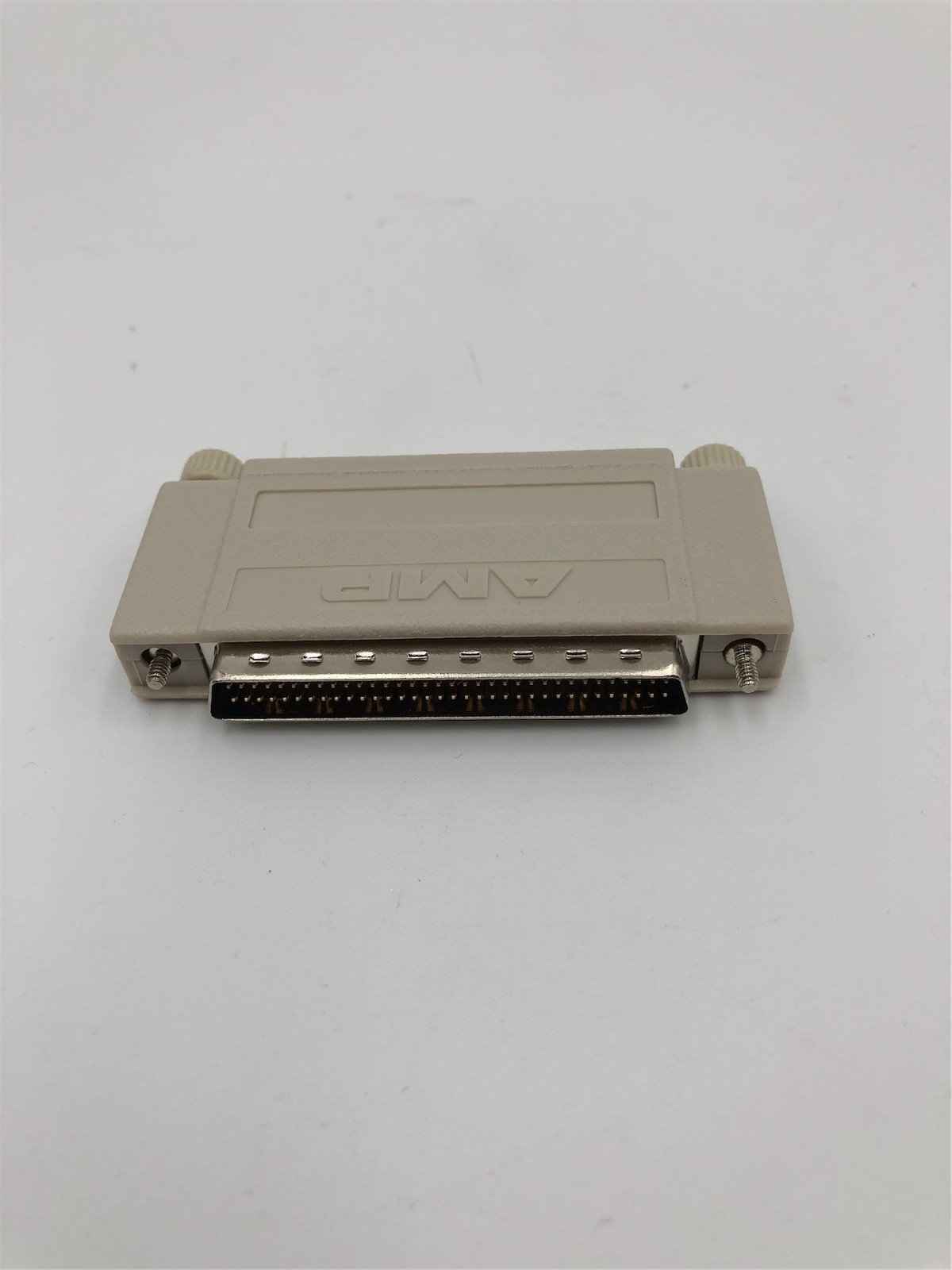 Amphenol LVD/SE MULTIMODE SPI-3/SPI-4 TERMINATOR 1696105-1 - Imagen 4